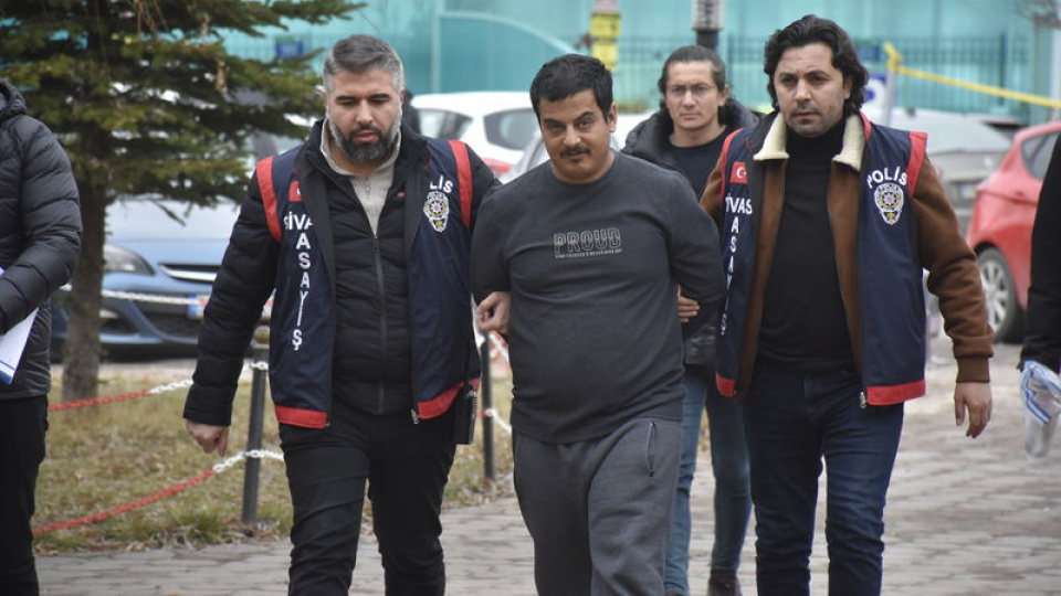 Ağabeyini kalbinden bıçakladı! Katil kardeşten ilk ifade!