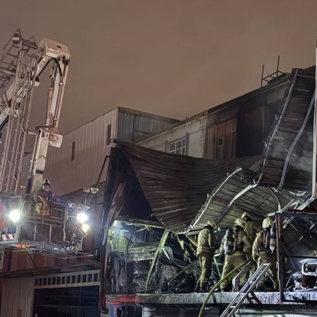 Oto sanayi sitesinde yangın: 1 ölü