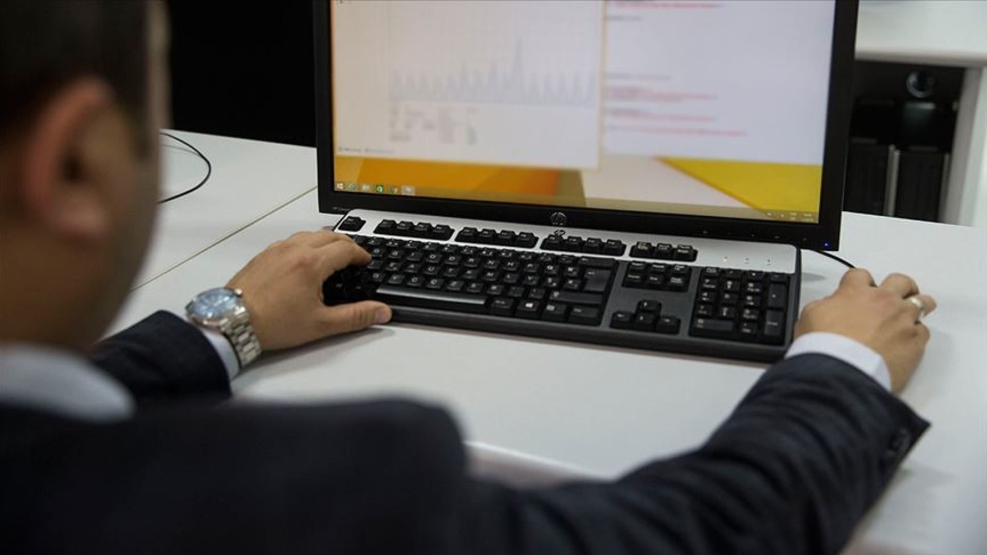 Bugün noterler açık mı, hizmet veriyor mu ve kaça kadar? 1 Ocak Perşembe yılbaşında noter çalışma saatleri