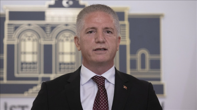 Vali Gül: Sokakta kalan kişileri 112'ye bildirin