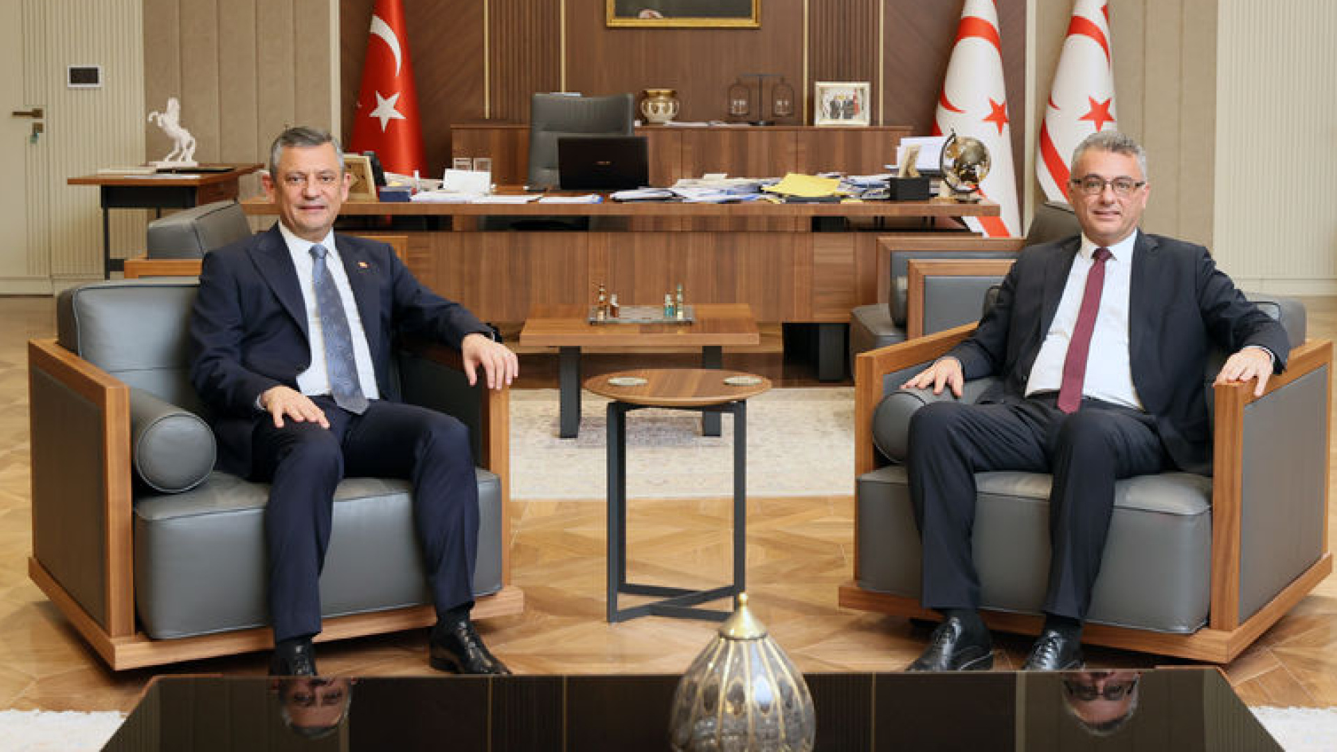 CHP Lideri Özgür Özel, KKTC Cumhurbaşkanı Tufan Erhürman ile Görüştü