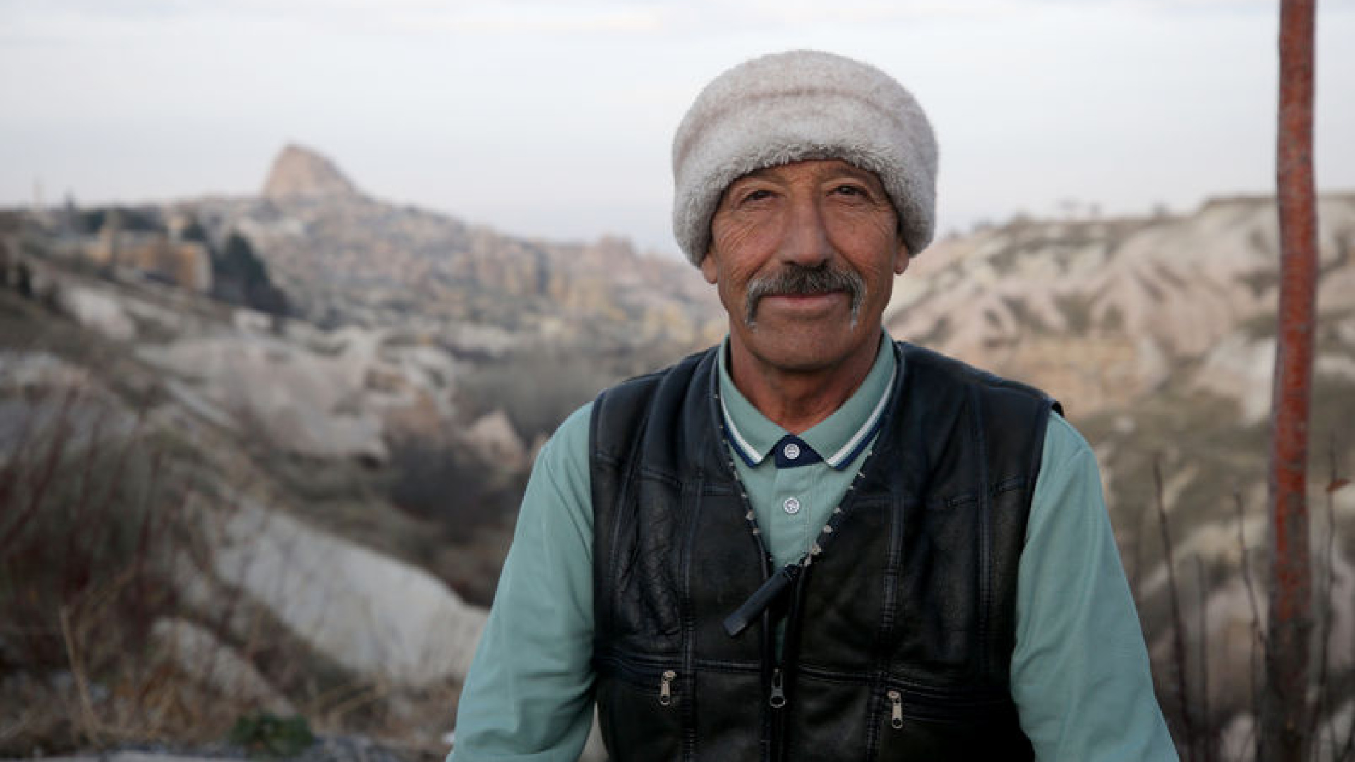 Ortaokul mezunu Cemalettin Yavuz, Kapadokya'yı 9 dilde tanıtıyor