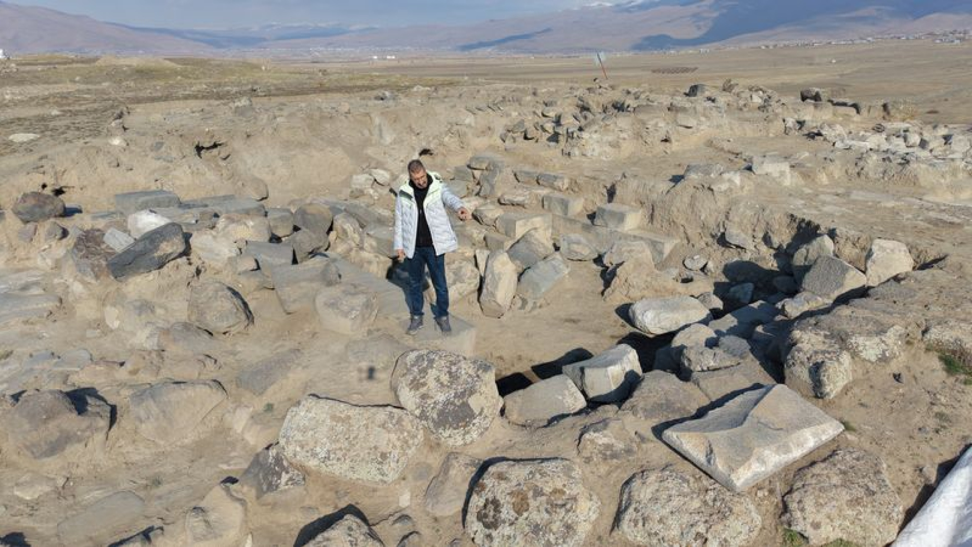 Körzüt Kalesi’nde Urartu tarihi için önemli verilere ulaşıldı