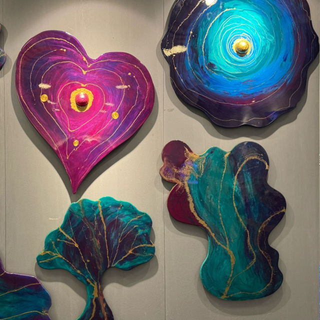 İffet Saraçoğulları’ndan sergi: 'Zamanın Ötesinde'