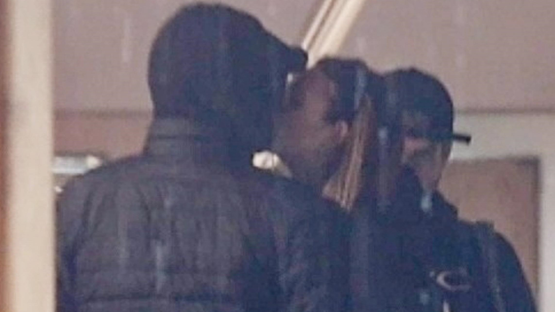 Leonardo DiCaprio ile sevgilisi Victoria Ceretti öpüşürken görüntülendi - magazin haberleri