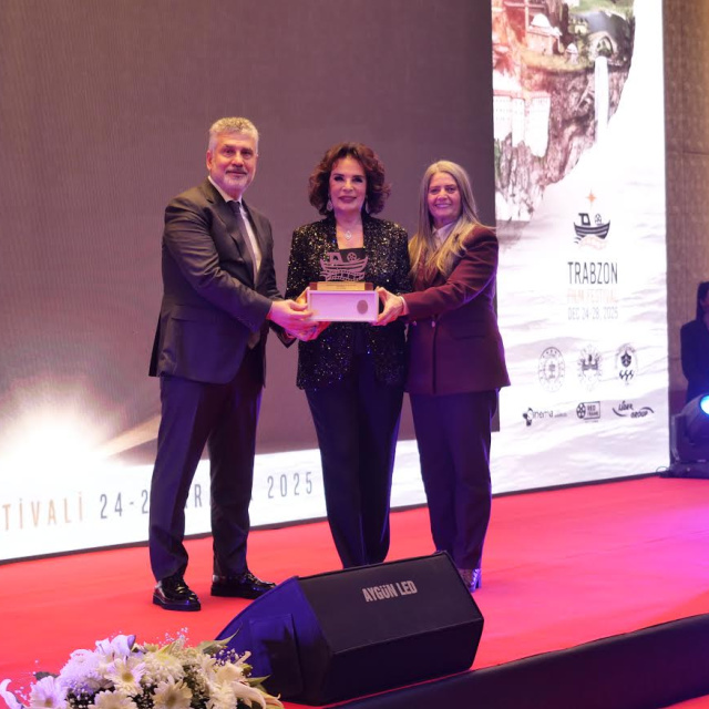 Sanat birleştirdi