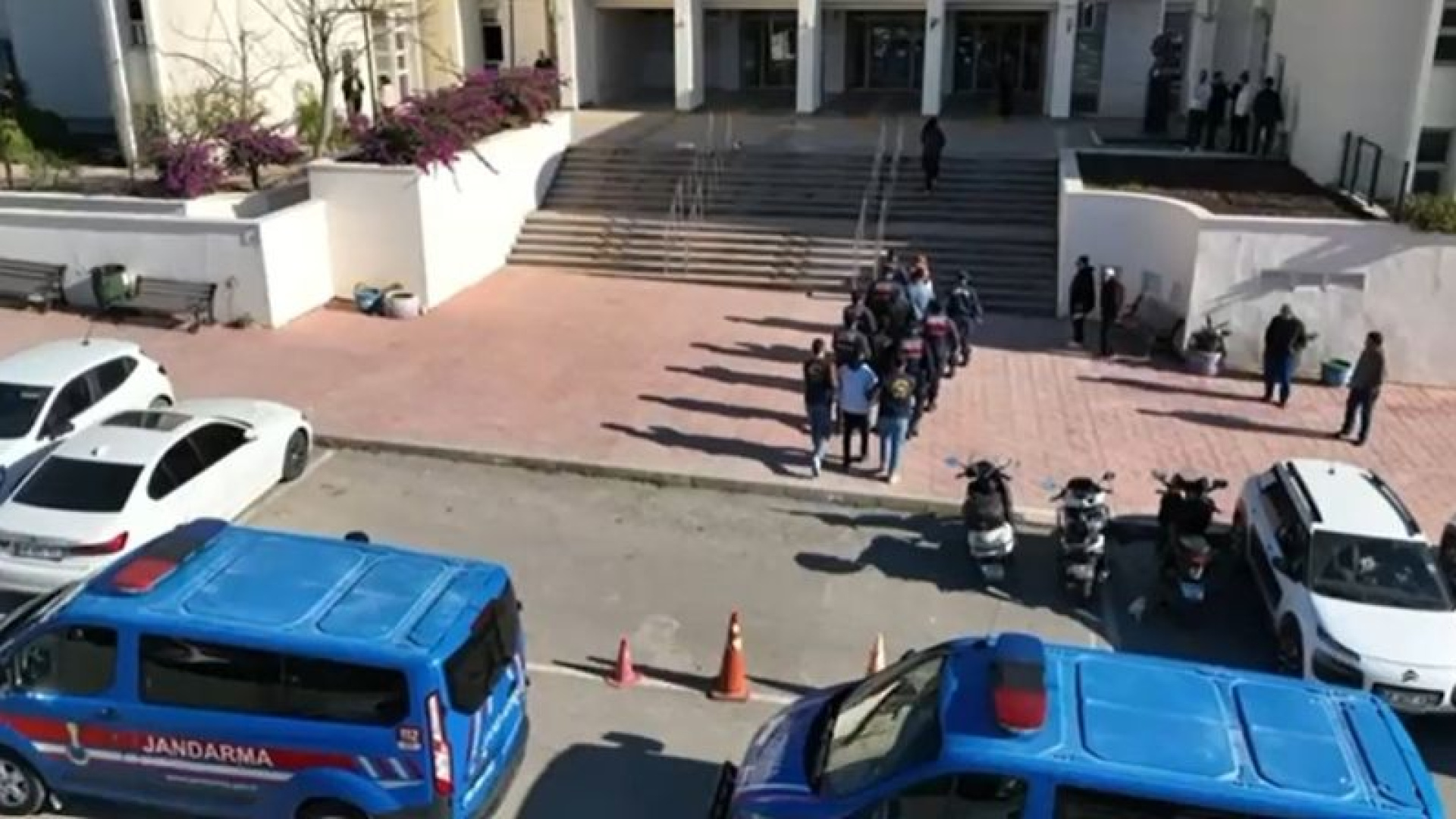 Son dakika: Bakan açıkladı! 65 ilde uyuşturucu madde satıcılarına yönelik operasyon