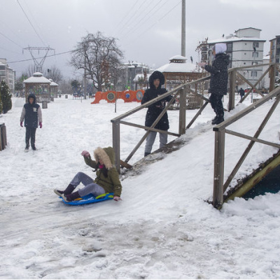 Eğitime kar engeli! Birçok il ve ilçede okullar tatil edildi