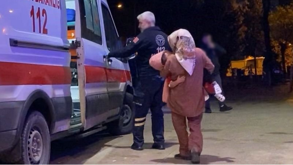 Üzerine şifonyer devrilen çocuk yaralandı