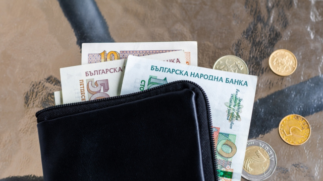 Bir AB üyesi daha Euro'ya geçiyor!