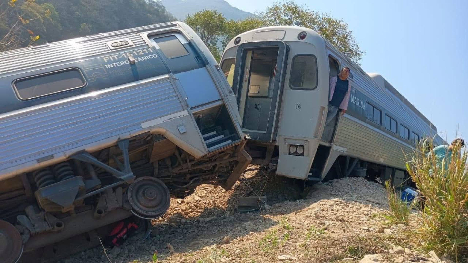 Meksika'da Yolcu Treni Faciası: 13 Ölü, 98 Yaralı