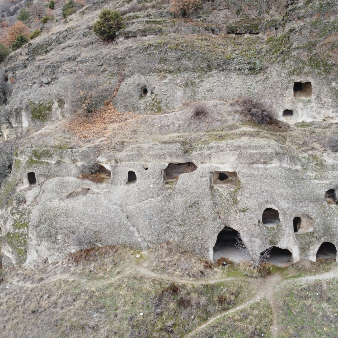 Kastamonu-Çankırı kara yolu üzerinde! İnsan eliyle yapılmış