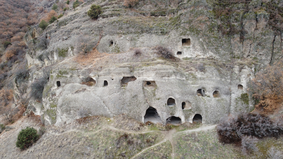 Kastamonu-Çankırı kara yolu üzerinde! İnsan eliyle yapılmış