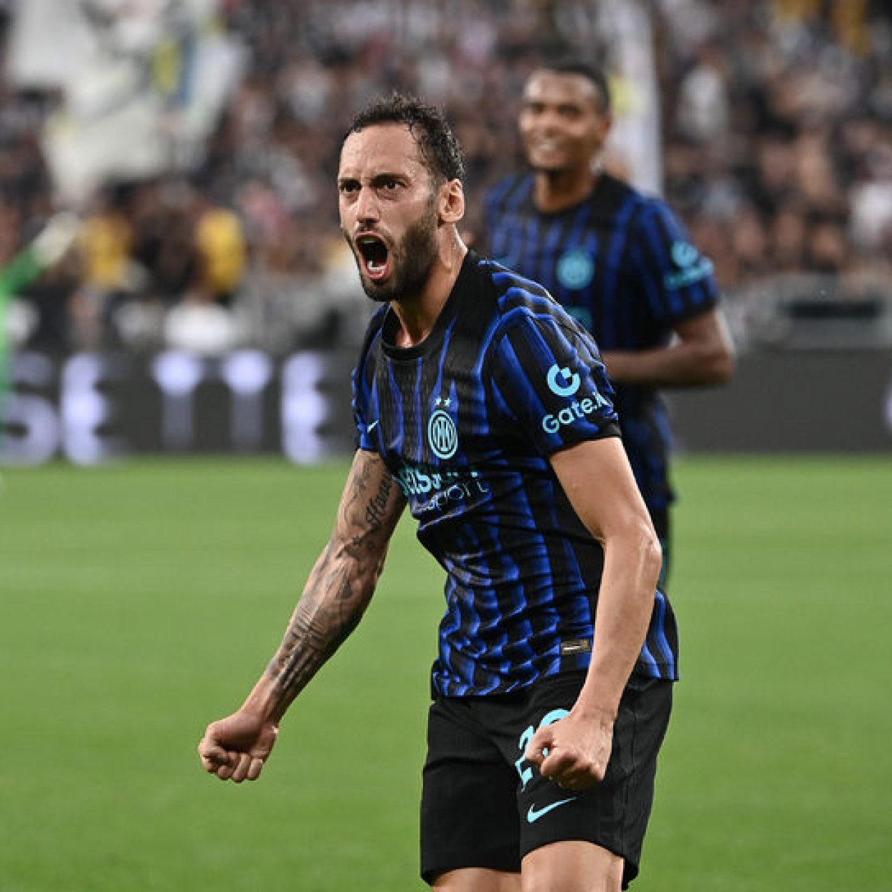 Hakan Çalhanoğlu için flaş iddia: Bonservisini duyurdular!