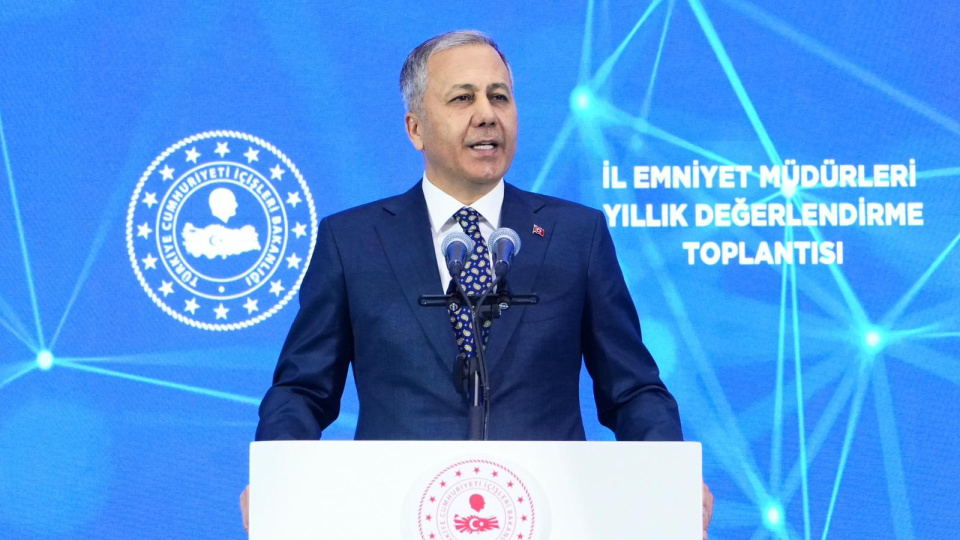 Yerlikaya: Yalova'da 3 polis şehit oldu 8 polis yaralı