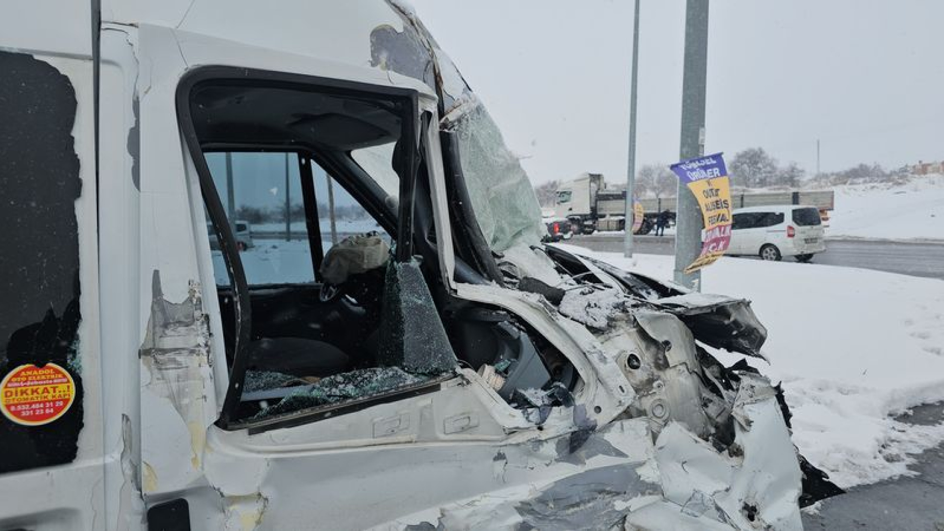 Kayseri'de İşçi Servisi ile TIR Çarpıştı: 11 Yaralı