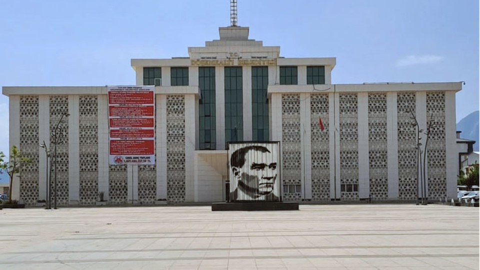 Döşemealtı Belediyesi'ne ihale soruşturması: 4 tutuklama