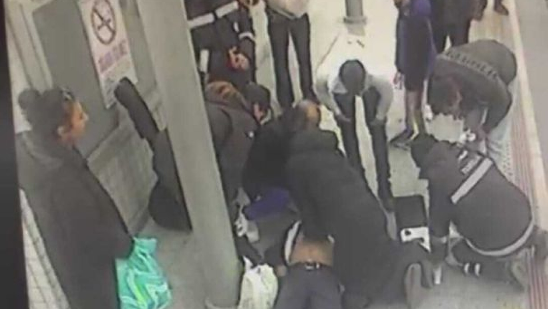 Tren istasyonunda taşınabilir şok cihazı hayat kurtardı | Son dakika haberleri