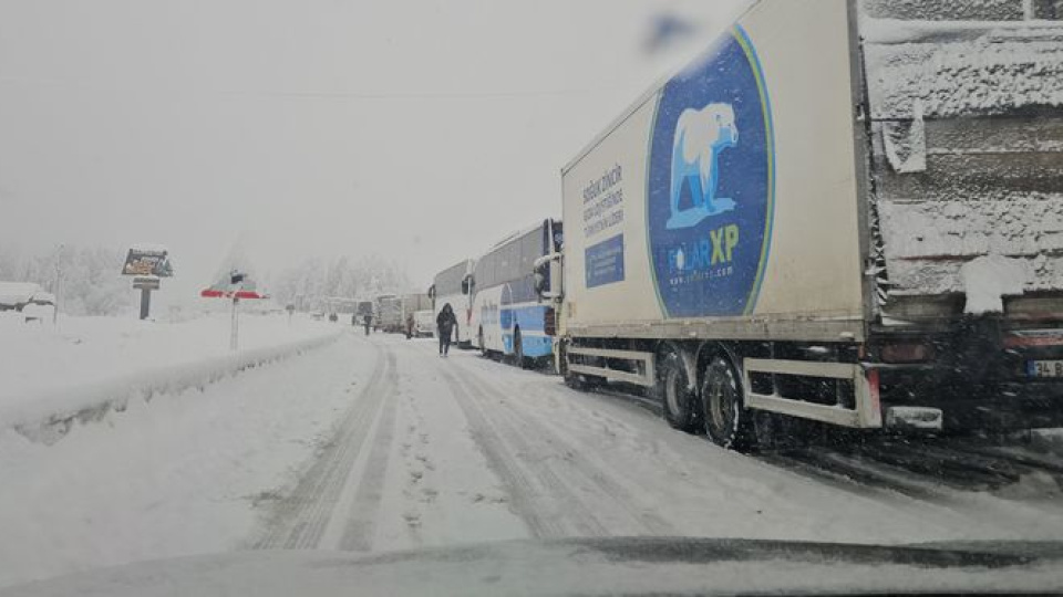 D-100'de kapanan yol açıldı