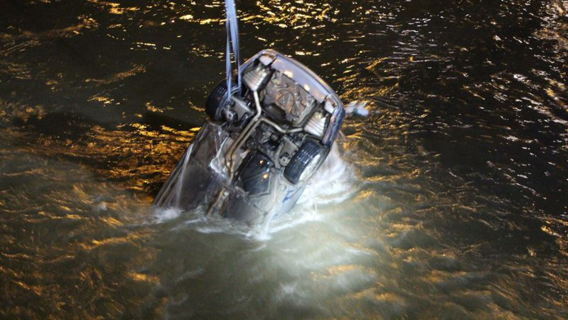 Son dakika: Amasya haberleri: Otomobil, Yeşilırmak'a uçtu; 1 ölü, 1 yaralı | Son dakika haberleri