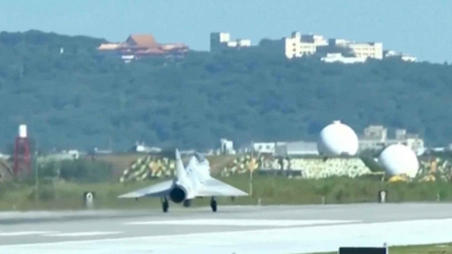 Çin, Tayvan'ı kuşatan askeri tatbikatını sürdürüyor | Dış Haberler