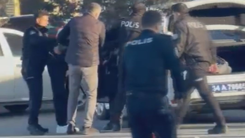 Takip ettiği çocuğa ateş etti, başkasını vurdu!