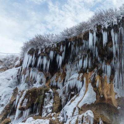 Dev sarkıtlar oluştu! Dipsizgöl'de kış güzelliği