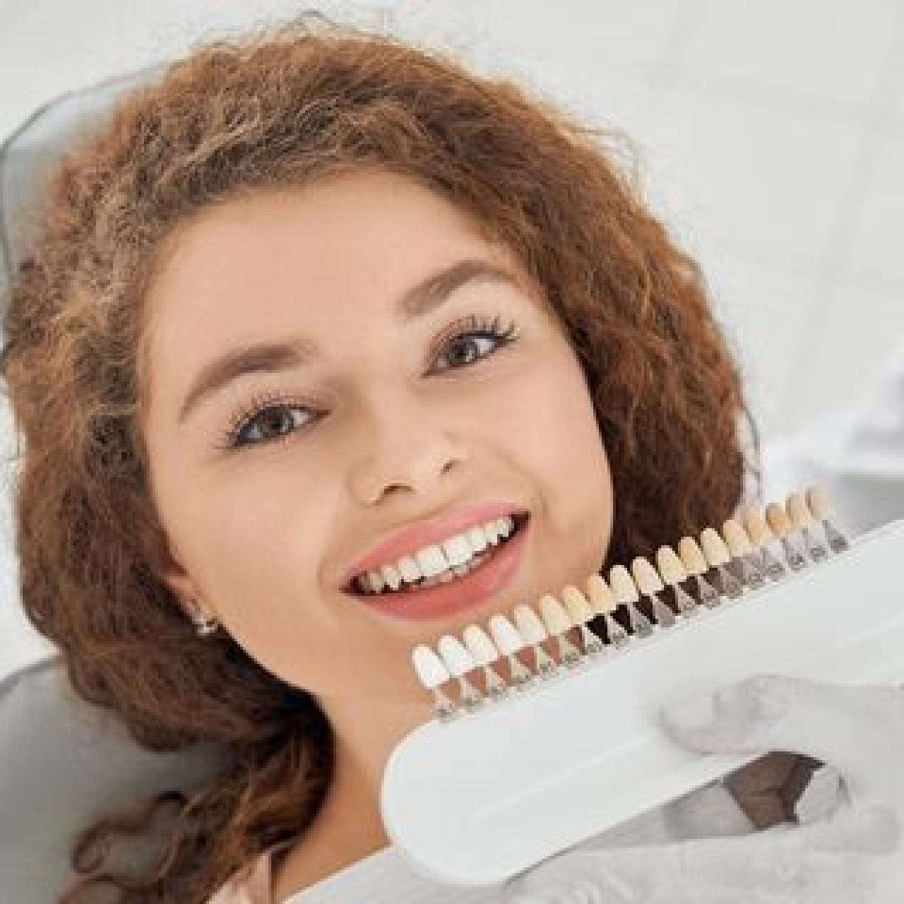 İmplant Diş Bakımı Nasıl Yapılır?