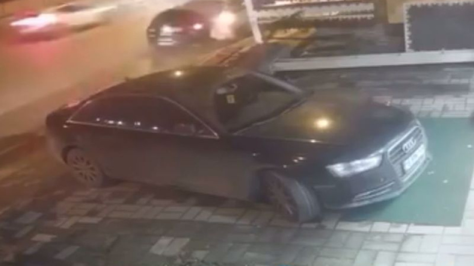 Park halindeki araca böyle çarptı