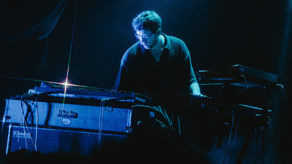 Elijah Fox'ten solo doğaçlama piyano konseri