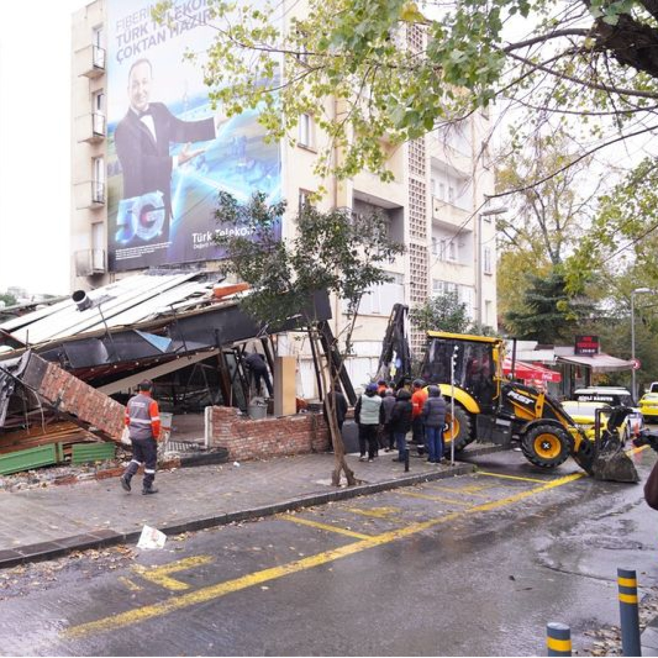25 kişi zehirlenmişti... O restoran yıkıldı!