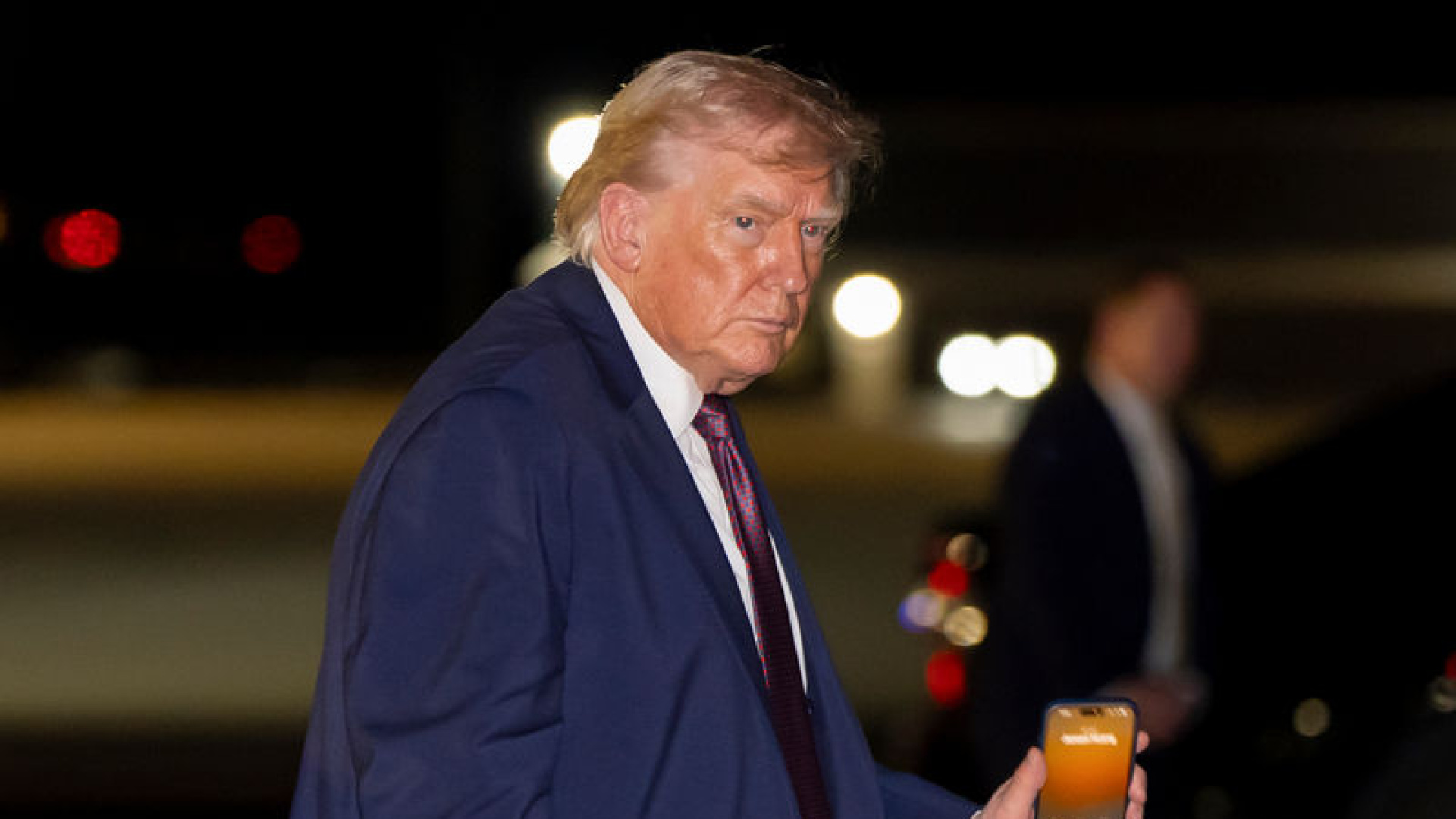 Trump'ın Epstein dosyasındaki istismarcıların açıklanmasının "arkadaşlarına zarar vereceğini" söylediği iddiası | Dış Haberler