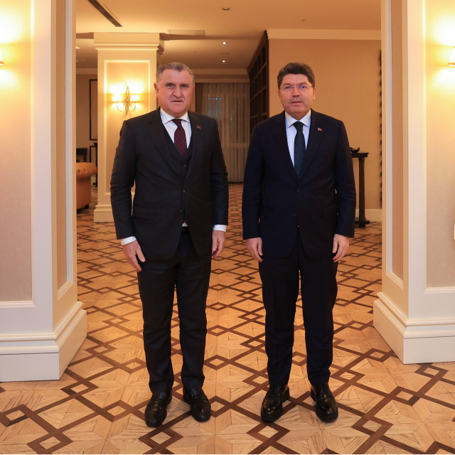 Bakan Bak ile Bakan Tunç bir araya geldi!