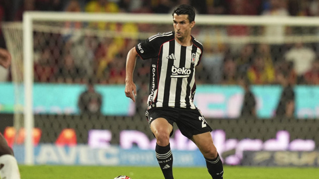 Necip Uysal'a vefasızlık