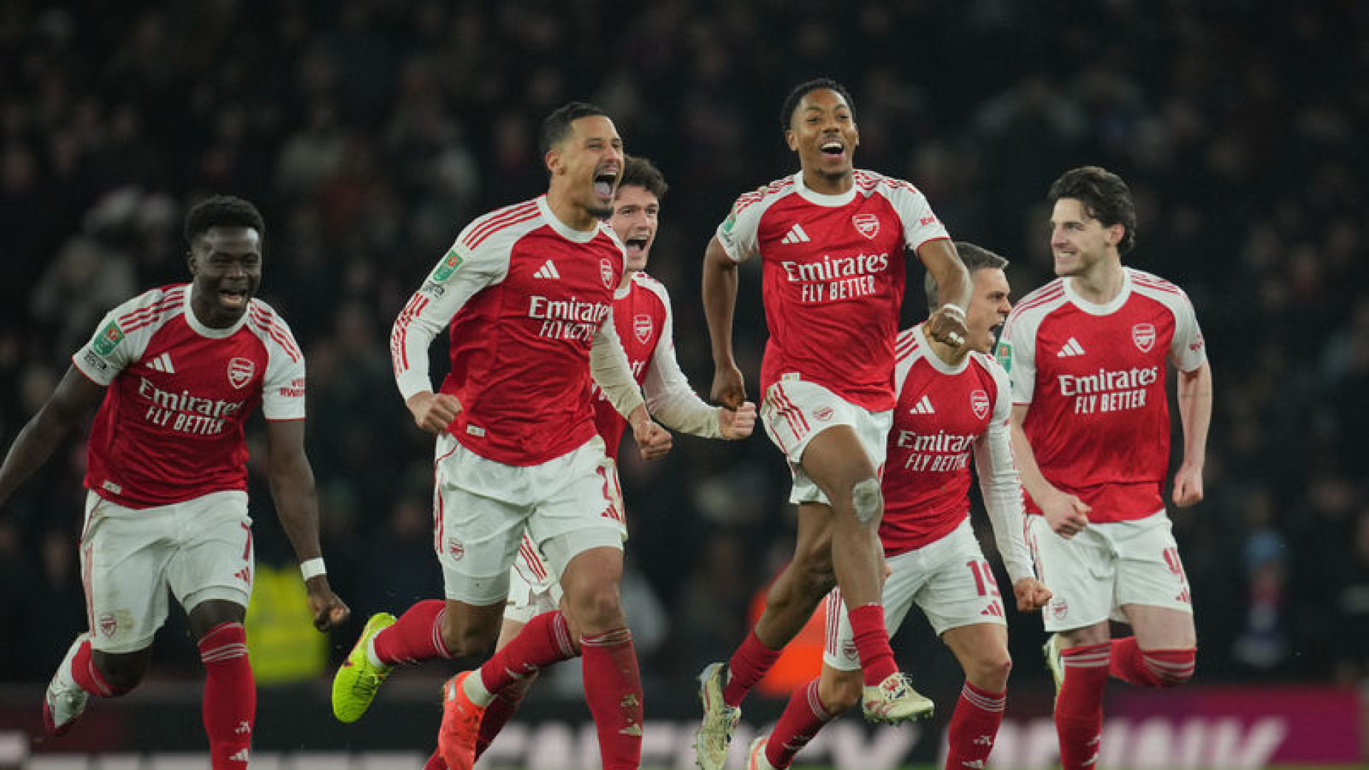Arsenal Aston Villa'yı 4-1 Mağlup Etti, Zirvedeki Farkı 5 Puana Çıkardı