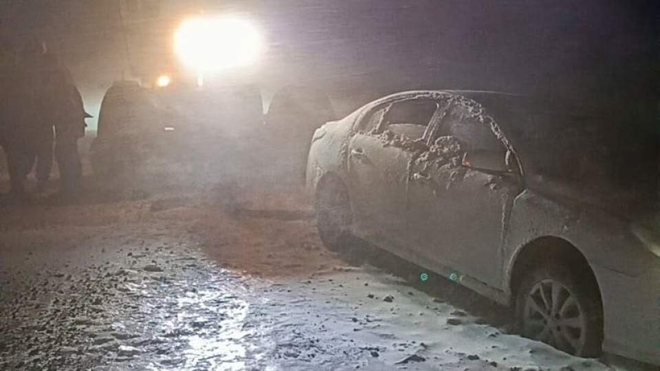 Van'da kar ve tipi! Araçlar mahsur kaldı