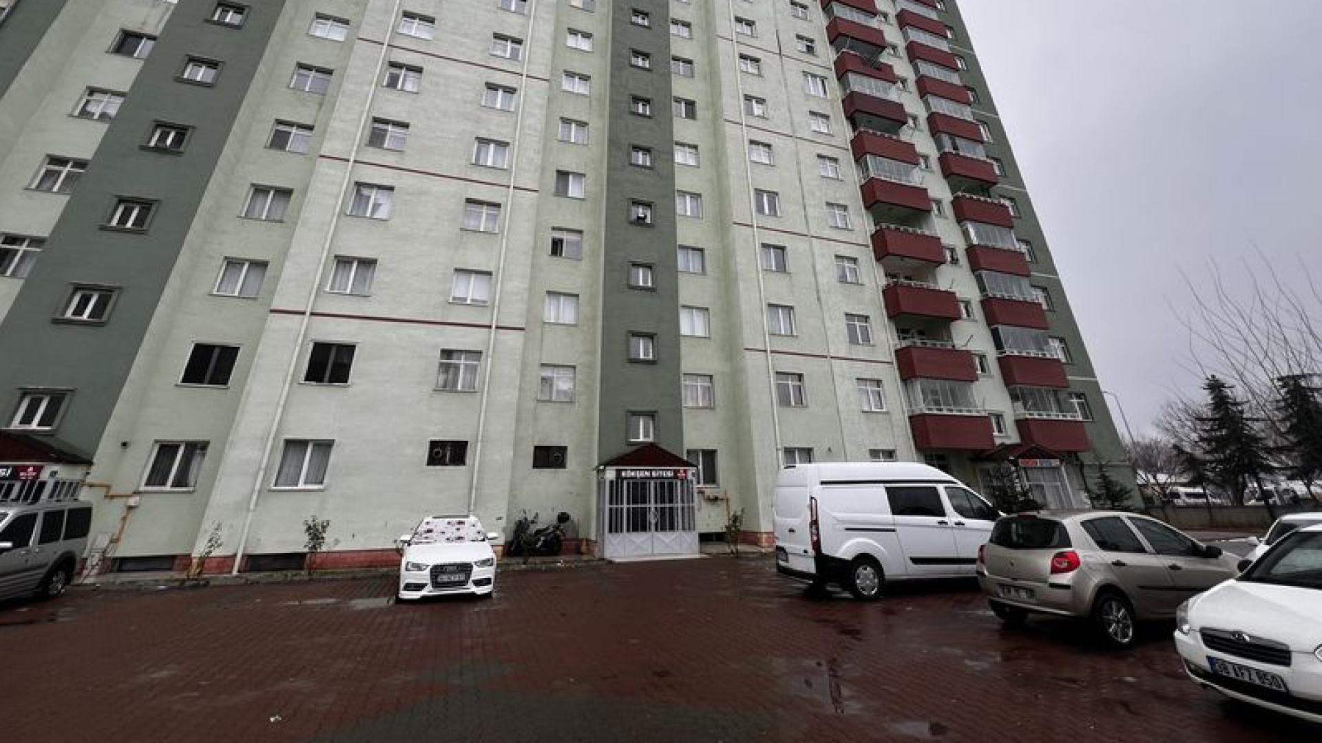 Kayseri'de Tartışma Bıçaklı Kavga ile Sona Erdi: Eşini Yaralayan Kadın Gözaltında