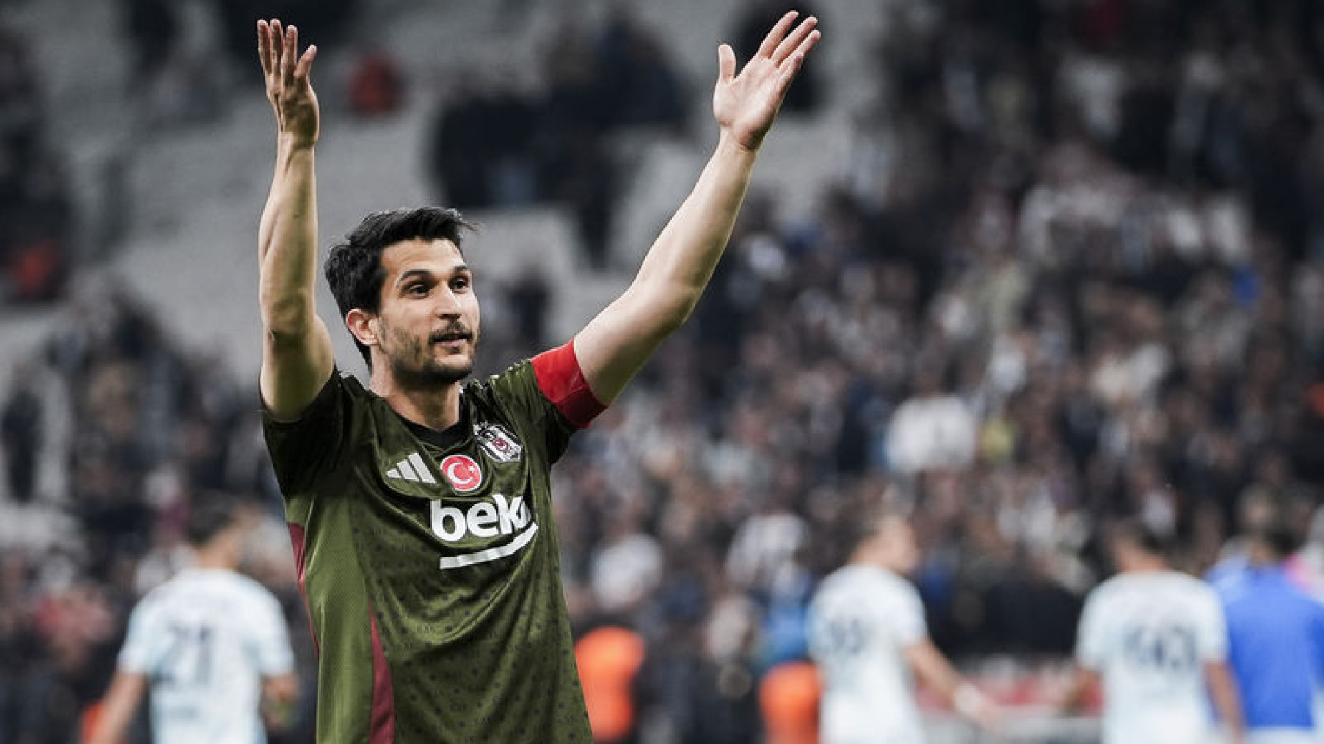 Necip Uysal Sezon Sonunda Futbolu Bırakıyor: Beşiktaş Efsanesinin 22 Yıllık Serüveni