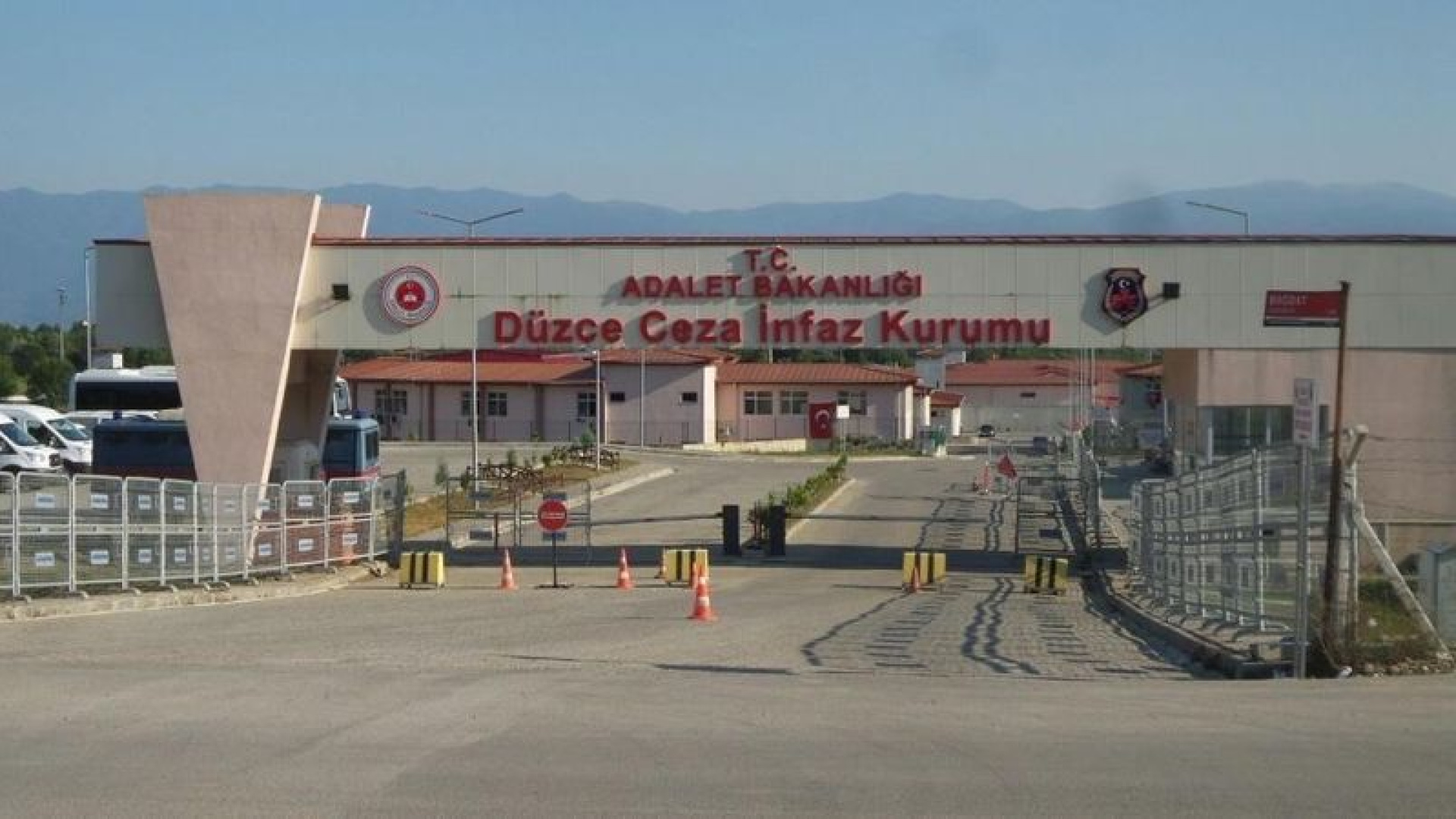 Düzce'de Güvenlik Operasyonu: 121 Aranan Şüpheli Yakalandı