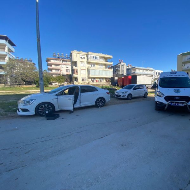 Seyir halindeki araca silahlı saldırı!