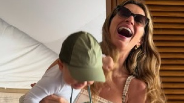 Yeni bebeğiyle ev hayatından kesitler