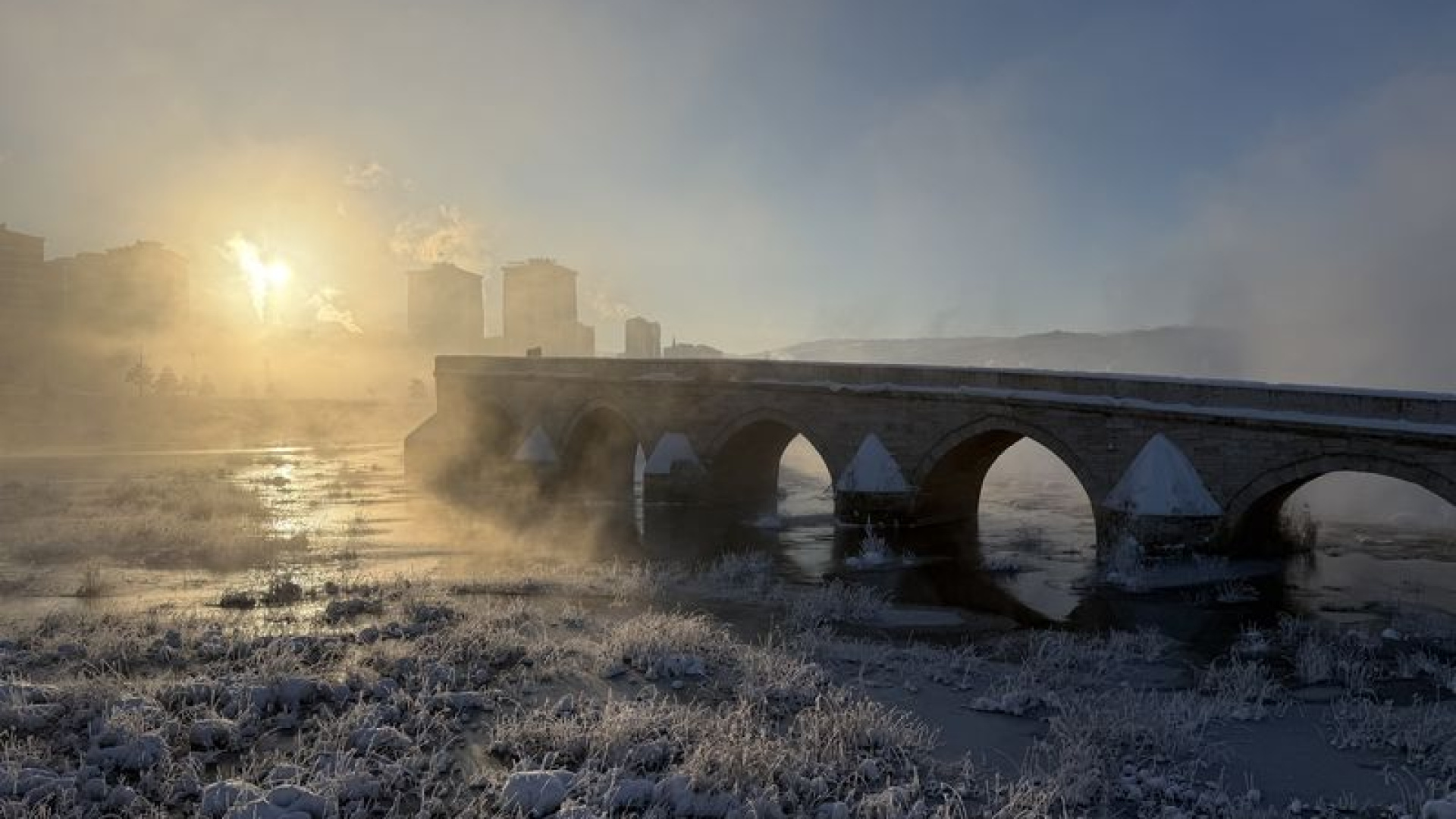 Son dakika: Sivas eksi 19'u gördü, Kızılırmak buz tuttu | Son dakika haberleri
