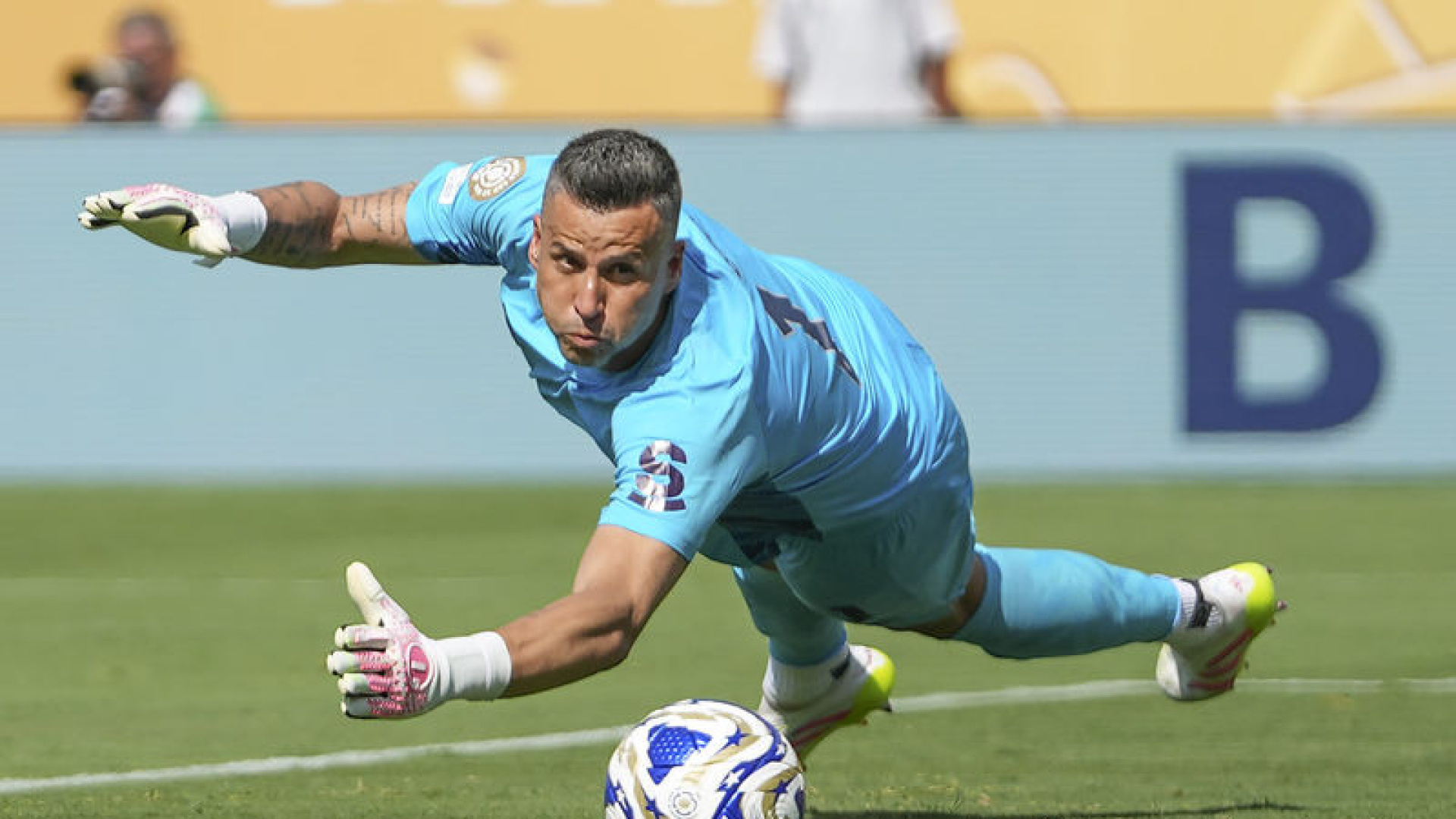 45 yaşındaki kaleciye yeni sözleşme! - Futbol Haberleri