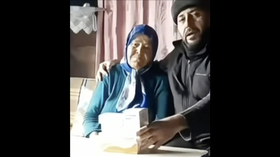 Yolu kardan kapanan köydeki hastanın ilaçlarını ekipler ulaştırdı