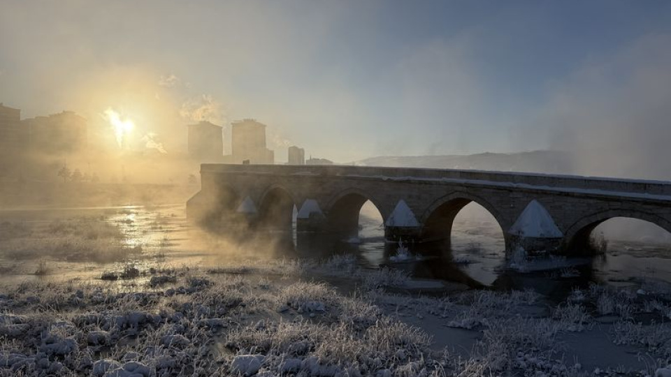 Kızılırmak Nehri buz tuttu