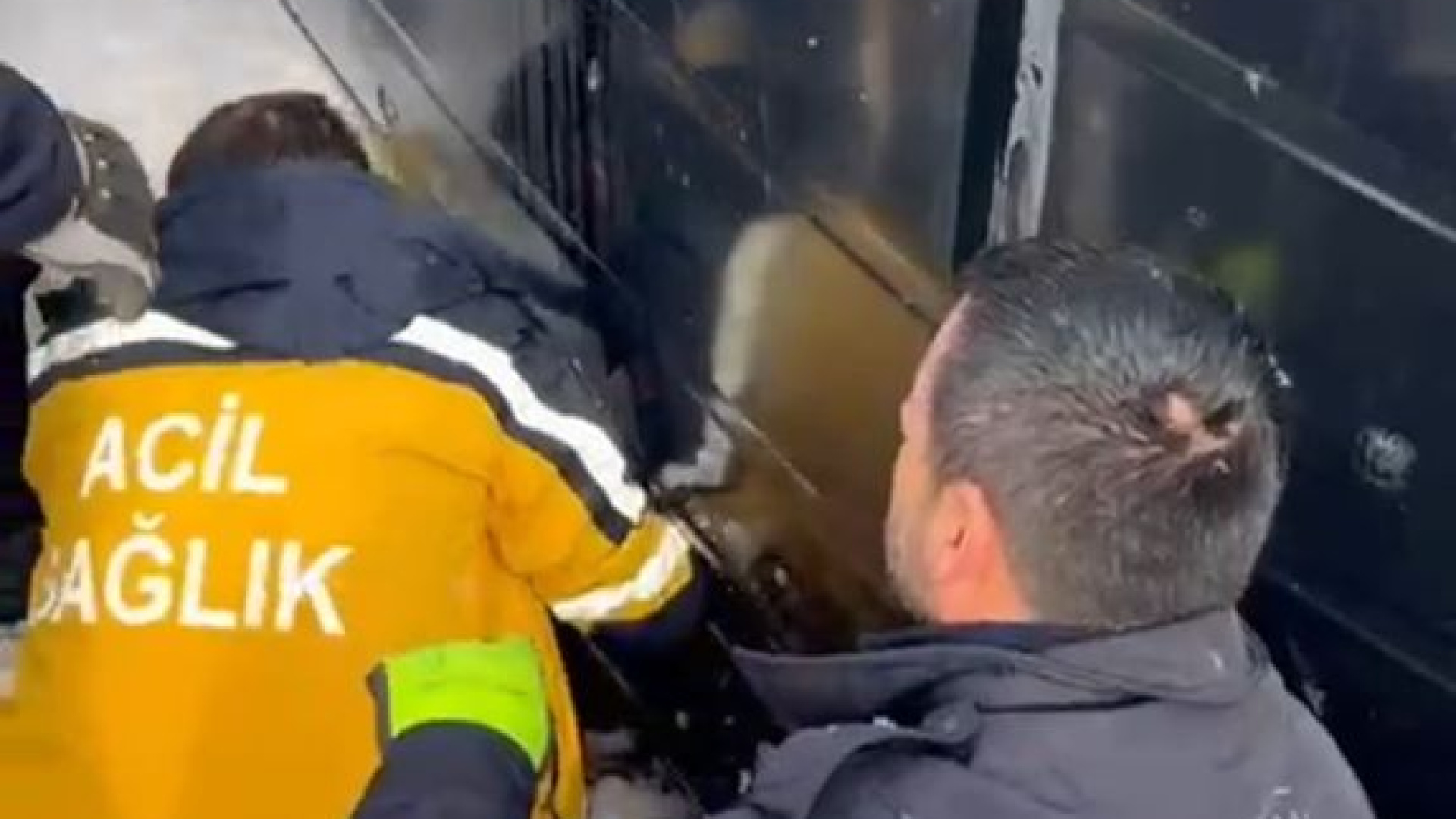 Van'da trafik kazası: 1 ölü, 3 yaralı | Son dakika haberleri