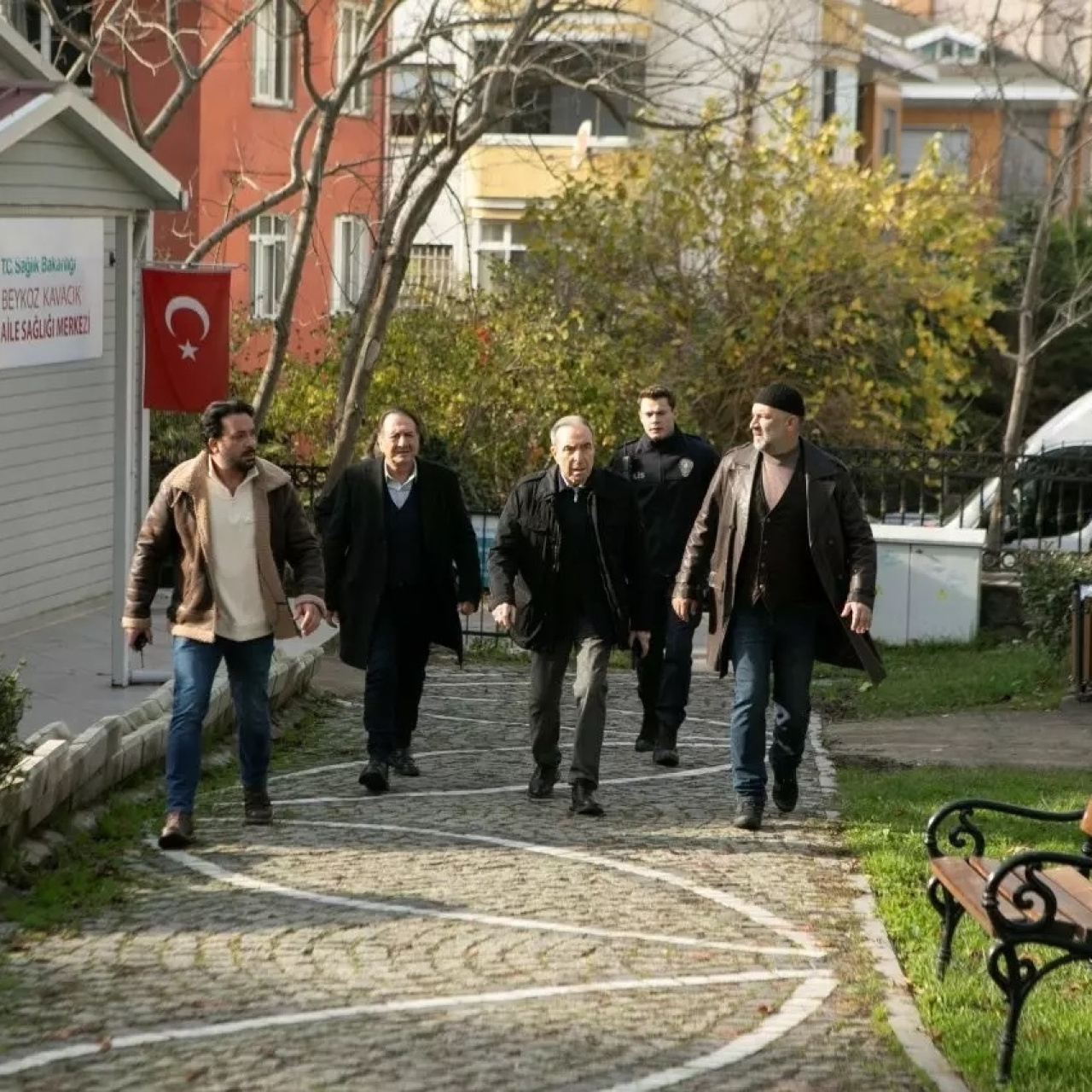 Arka Sokaklar bu akşam var mı, yok mu?