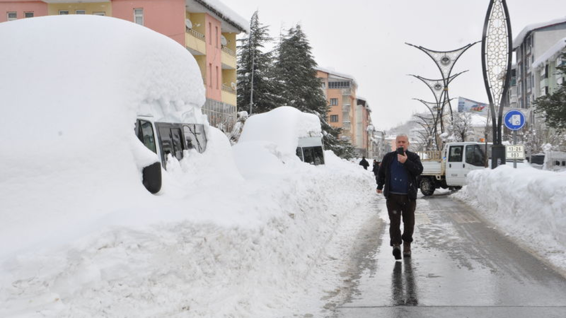 Bitlis'te yaşandı! Araçlar kara gömüldü! | Son dakika haberleri