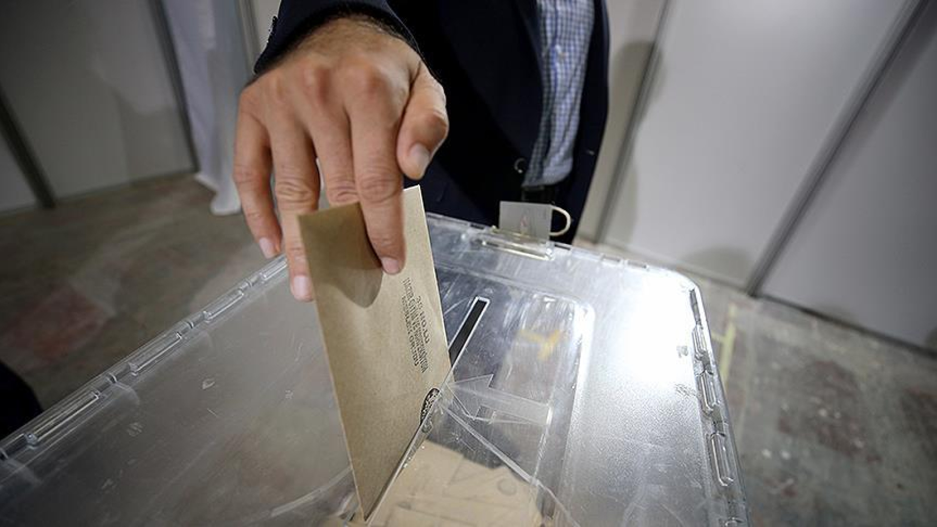 Türkiye'de 188 Siyasi Parti Faaliyette: AK Parti 11.5 Milyon Üye ile Lider