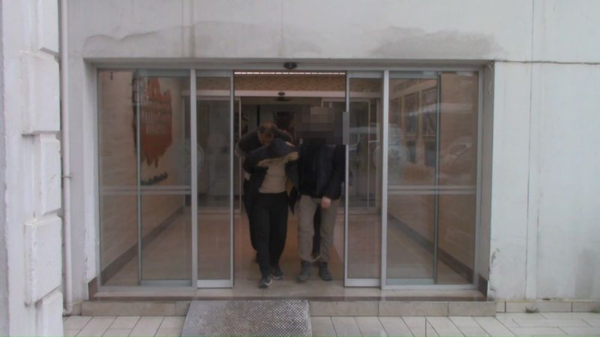 İstanbul'da terör örgütü DEAŞ'a yönelik operasyonda yakalanan 67 zanlı tutuklandı